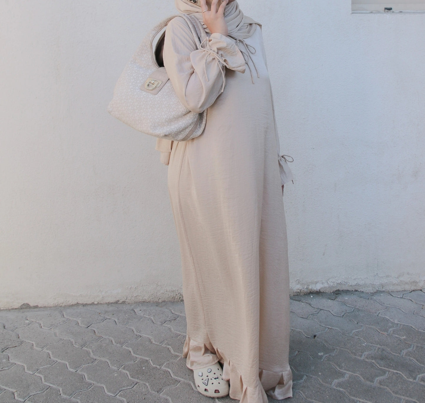 bow abaya, closed abaya, simple abaya, cute abaya, summer abaya, lightweight abaya