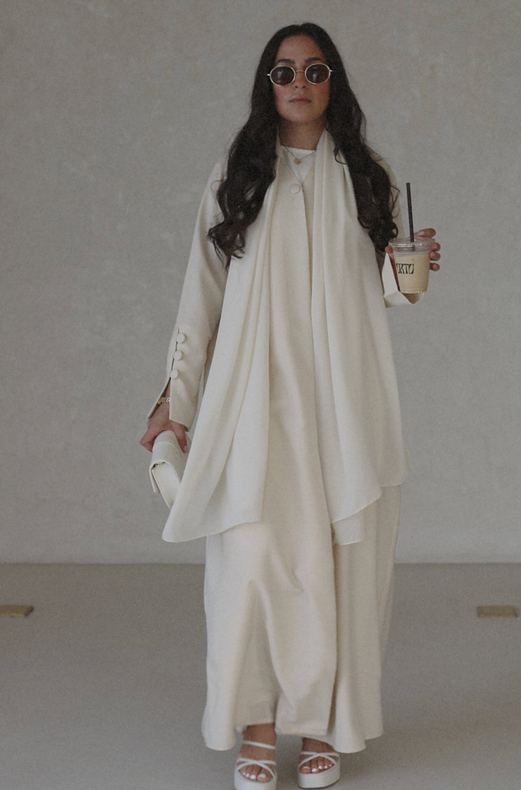 classy abaya, simple abaya, classy button abaya, beige button abaya, cream button abaya, cream abaya