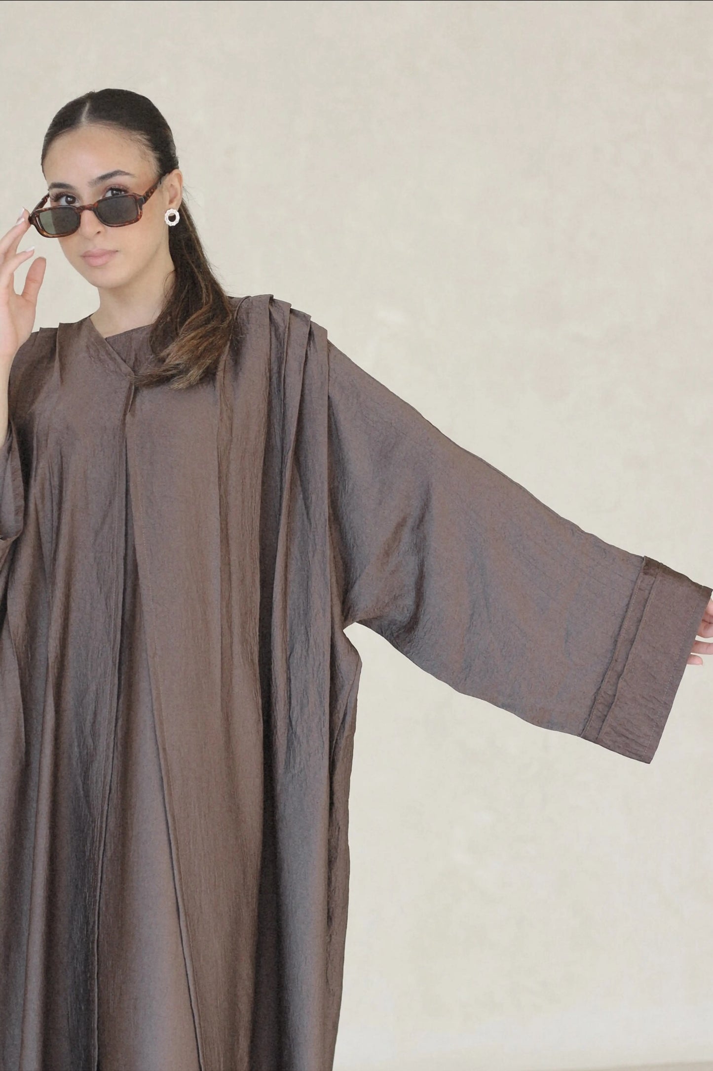 brown abaya, brown lightweight abaya, lightweight abaya, abaya for summer, simple abaya, classy abaya